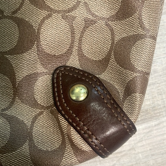 Authentic Coach No. K0868-13193 Heritage Striped Brown Hobo Shoulder Bag - Picture 14 of 17